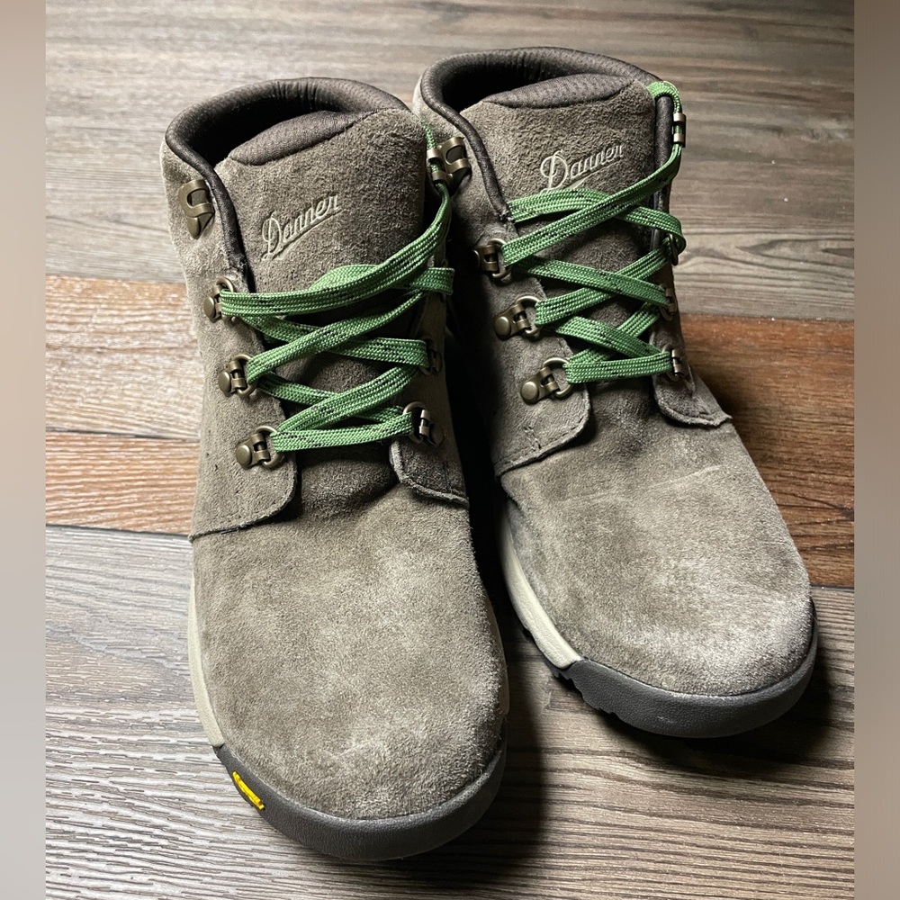 Danner 4’’ Inquire Women’s Chukka Boot- Brown/Cactus. Size 10. Like new